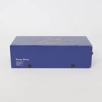 Stroomadapter (Blauw) van Harley Benton
