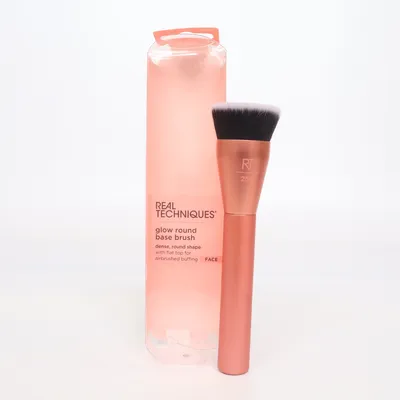 Sminkborste (glow round base brush) från Real Techniques