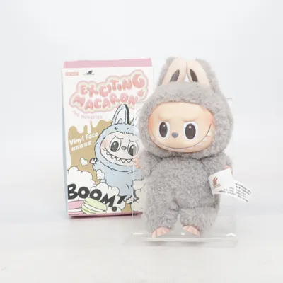 Leksaksfigur (Original with QR code from Popmart) från Pop Mart