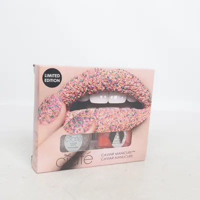 Negledekoration (Caviar Manicure) fra Ciaté