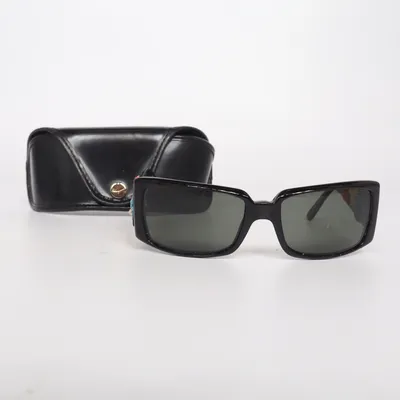 Solglasögon (Svart) från Salvatore Ferragamo