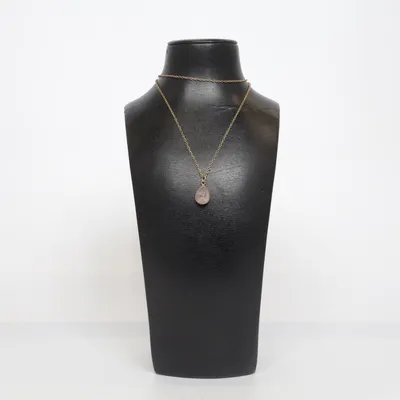 Halsband (Rosa) från Syster P Okänd metall