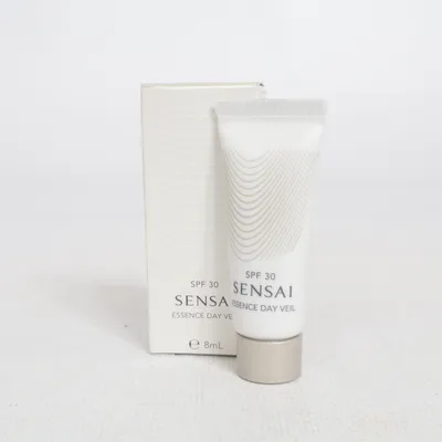 Ansiktskräm (Essence Day Veil) från Sensai