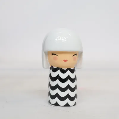 Kokeshi (Flerfärgad) från With Love Skincity