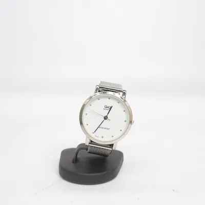 Wristwatch (Silver, White) from Q&Q