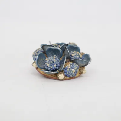 Brosch (Blå, Flerfärgad) Okänd metall