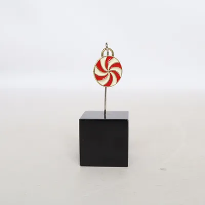 Pendant (Yellow, Multicolored) from Estée Lauder Unknown metal