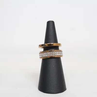 Ring (Guldfärgad, Vit) från Dyrberg/Kern Okänd metall