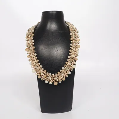 Halsband (Beige, Silverfärgad) från Hallhuber Okänd metall