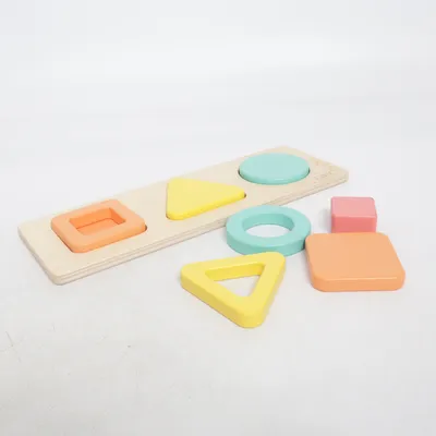 Aktivitetsleksak (Geo Shapes Puzzle) från Lovevery