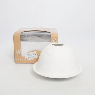 Kerstdecoratie (Windlicht aus Porzellan mit winterlichem Dekor) van DEKOR