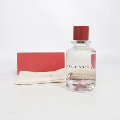 Eau de Parfum (Never Spring) van Björk & Berries