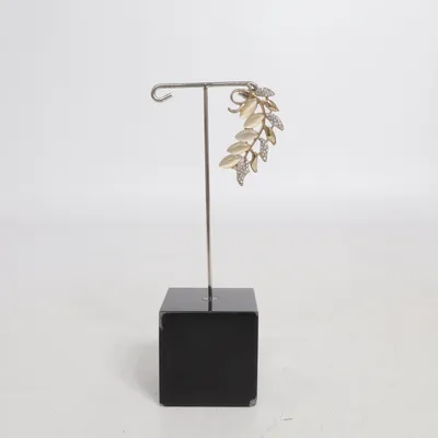 Broche (Or) Métal inconnu