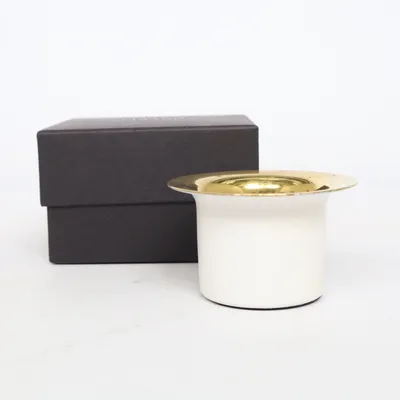 Ljuslykta (Vit, Guldfärgad) från Skultuna Mässing