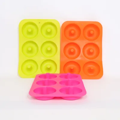 Muffin molds (Green, Pink, Orange)