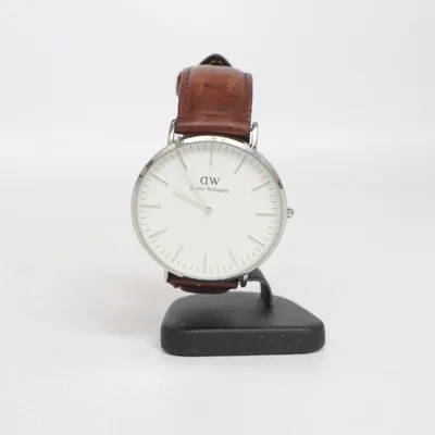 Armbåndsur (Brun, Hvid, Sølv) fra Daniel Wellington