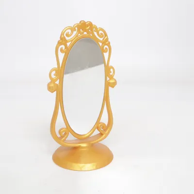 Doll accessory (Gold) from Hasbro