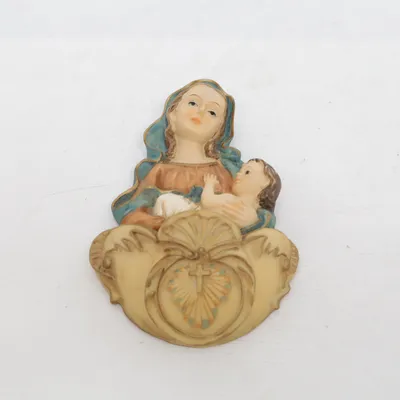 Inredningsdetalj (Maria mit Kind - mit Weihwasserbecken)