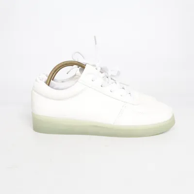 Sneakers (White) from Siumlation