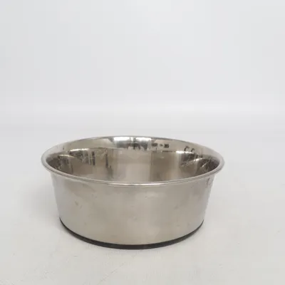 Feeding bowl (Steady Anti-Skid Metallic Bowl) from Little & Bigger