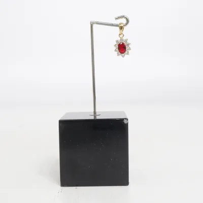 Pendant (Gold, Red) Unknown metal