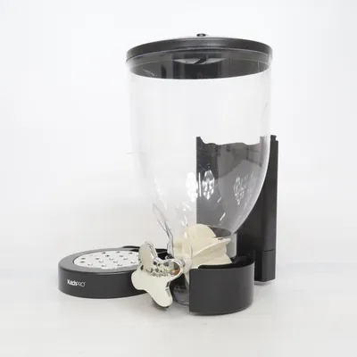 Household appliance (Behållare för flingor ) from KitchPro