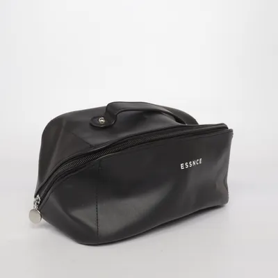 Necessär (Svart) från Essnce