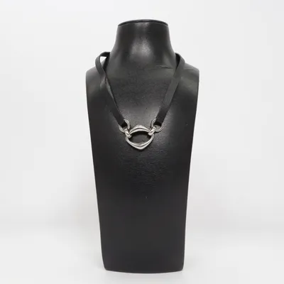 Choker (Svart, Silverfärgad) från Astrid & Agnes Skinn