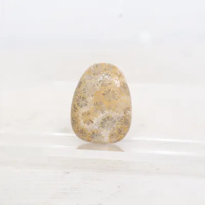 Hänge (Brun, Grå) Okänd metall