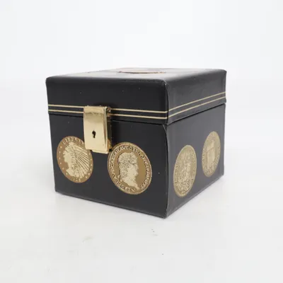 Box (Black, Red) from Design Philipp