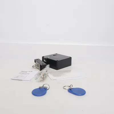 Dörrlås (Skabslås, så man kan låse et skab.)