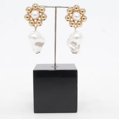 Örhängen (Vit, Guldfärgad) Okänd metall