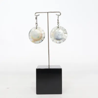 Örhängen (Beige) Okänd metall