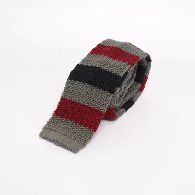 Cravate (Gris, Noir, Rouge) de Ascot Soie
