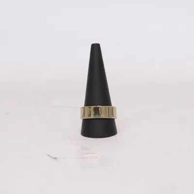 Ring (Guldfärgad) från Oura Okänd metall