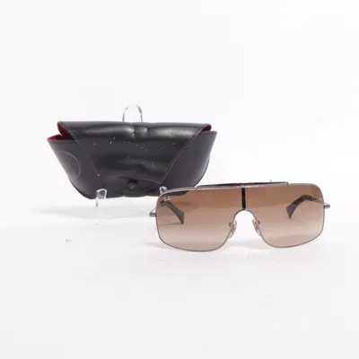 Solglasögon (RB 3386) från Ray-Ban