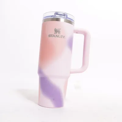 Thermos mug (Quencher H2.0 Flowstate Tumbler) from Stanley