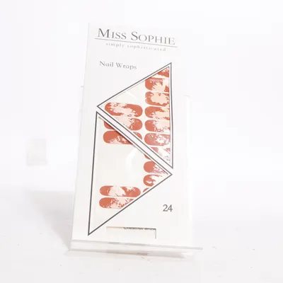 Nail decoration (Chestnut Brown) from Miss Sophie