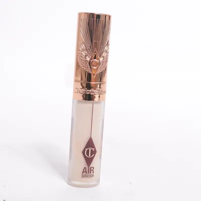 Concealer (Airbrush Flawless Blur Concealer) från Charlotte Tilbury