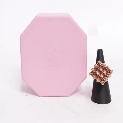 Ring (Röd, Guldfärgad) från Swarovski Okänd metall