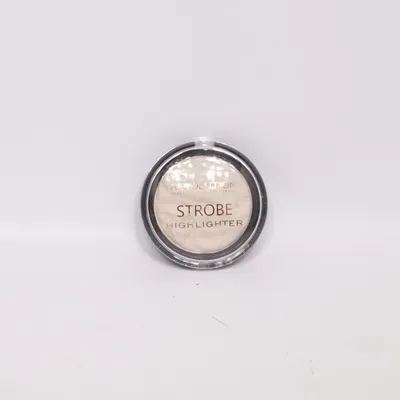 Highlighter (VIVID BAKED HIGHLIGHTER EVER GLOW LIGHTS) from Makeup Revolution London