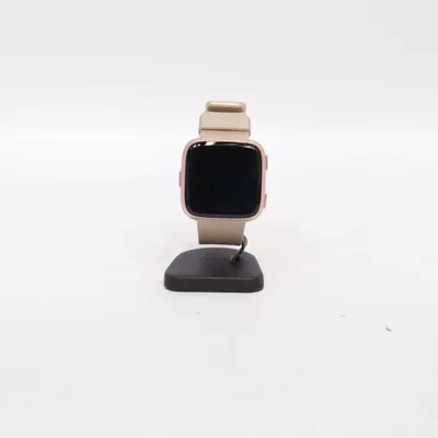Smartwatch (Beige) från FitBit
