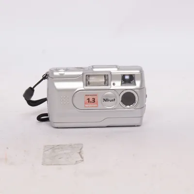 Digital compact camera (550 Powerc @m) from Trust