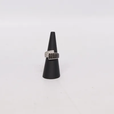 Ring (Silverfärgad, Svart) Okänd metall
