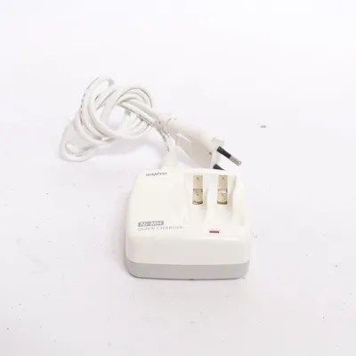Batteriladdare (Ni-Mh Quick Charger) från Sanyo