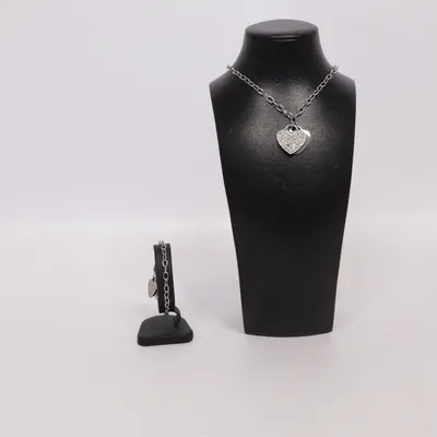 Halsband (Silverfärgad) från Manguun Okänd metall