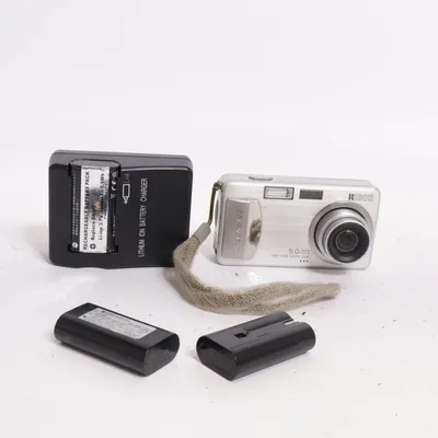 Compactcamera (Caplio R2) van Ricoh
