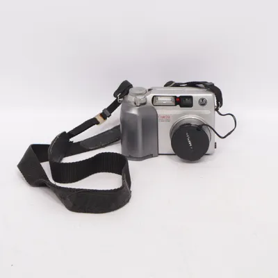 Digital kompaktkamera (C-4000 Zoom) från Olympus