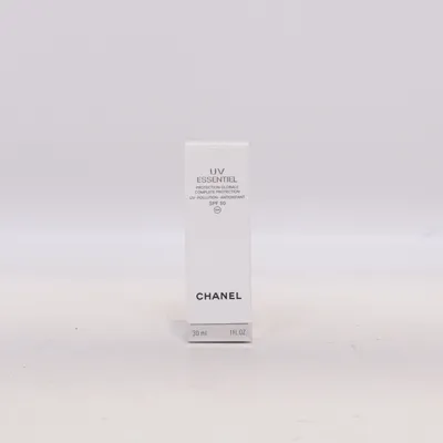 Solskyddsfaktor (UV Essentiel SPF50) från Chanel
