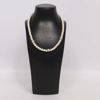 Necklace (White) Unknown metal